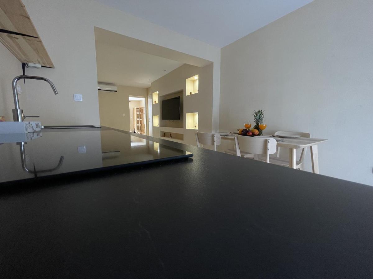 Cozy Apartment Matijas With Private Parking And Terrace Split Exteriör bild